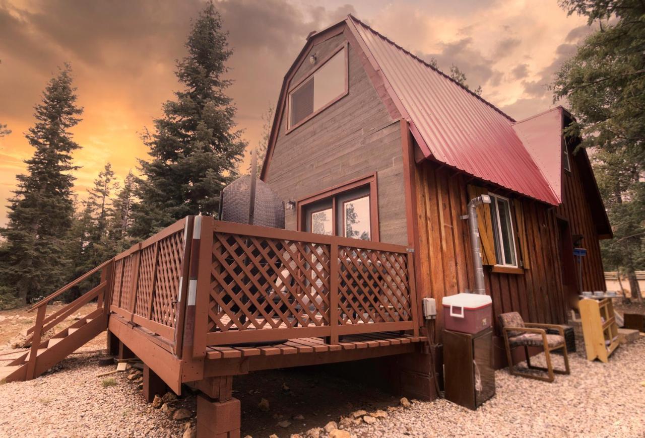 Charming Blue Farmhouse Cabin Duck Creek Village Eksteriør bilde